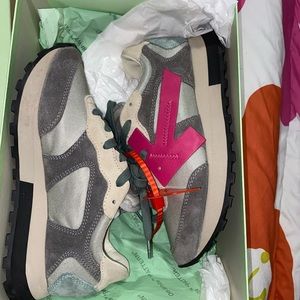 Worn once or twice for pictures. I can go down